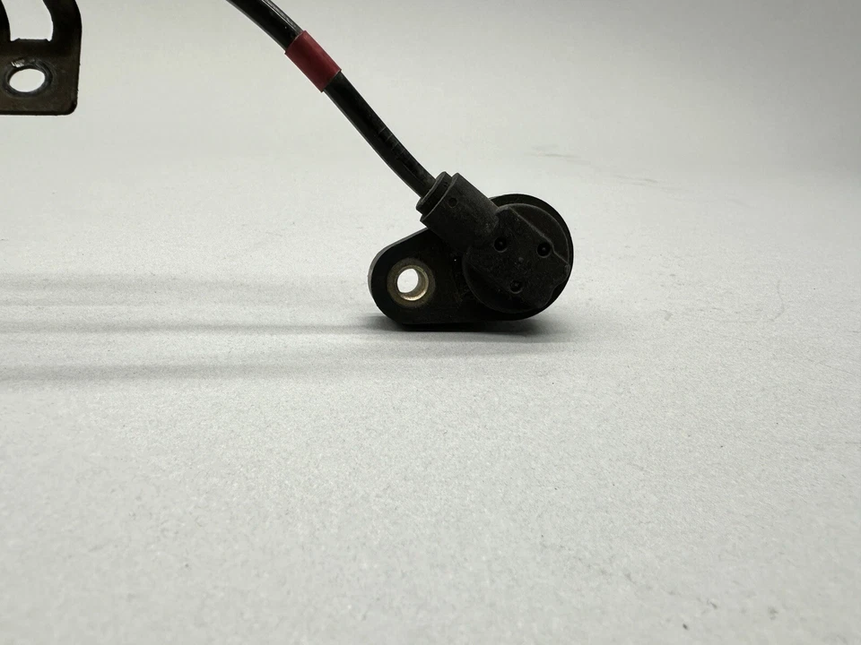 Sensor de rueda de freno ABS trasero izquierdo Honda Prelude 98 lado del conductor H22A4 97-01 Foto 3 de 3