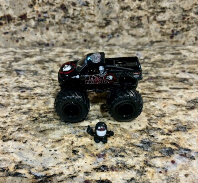 Hot Wheels Monster Jam METAL MULISHA Truck With Figure New | eBay