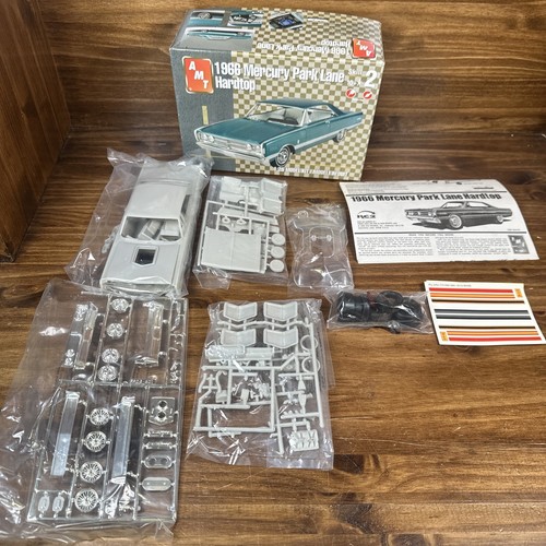AMT Vintage 1966 Mercury Park Lane Hardtop 1/25 Model Kit #38436 OPEN ...