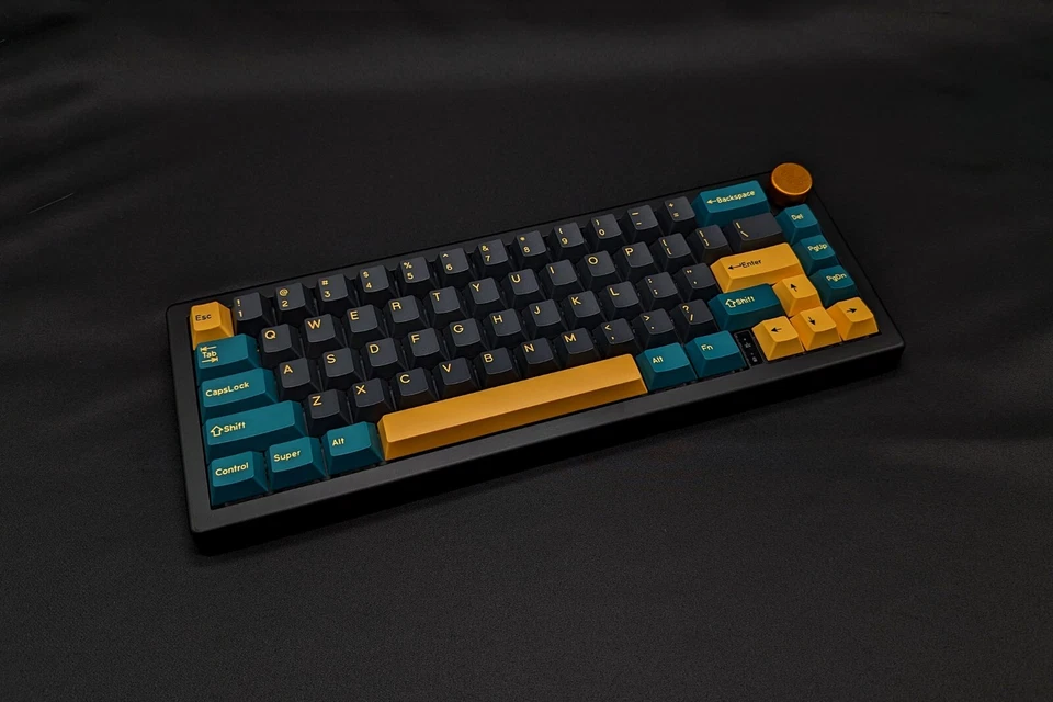 65% Thocky Wireless Mechanical Keyboard | MMD Princess Tactile | Marrs Green Key - Image 2 of 4
