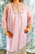 DREAMY DEENA ELEGANT PINK SHEER LACY CHIFFON SHORT PEIGNOIR ROBE M L XL EVC