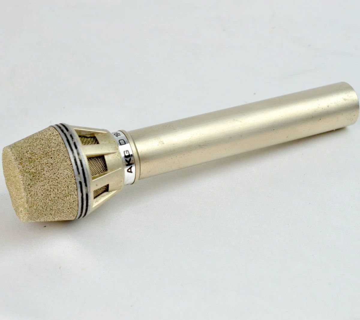 AKG D190E 1970s 80s Vintage Dynamic Cardioid Microphone Gold Made 