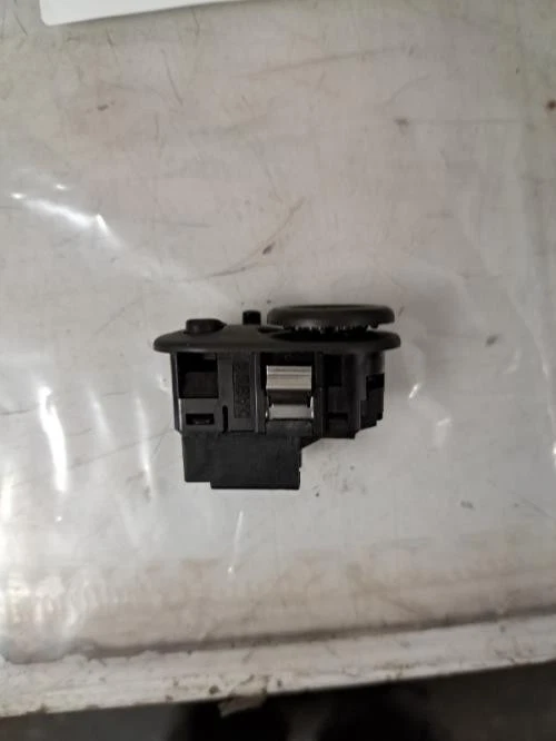 Bouton/Interrupteur OPEL MERIVA A PHASE 2 Z17DTH_LPZ - Photo 3/4