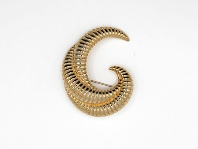Vintage Signed Monet Textured Gold Tone Swirl Brooch Pin 2 1/4'' MCM Minimalist