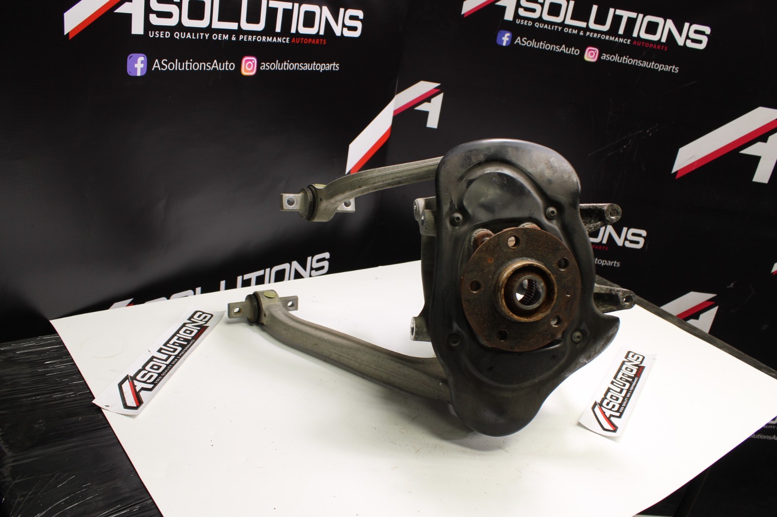Lamborghini Huracan LP610-4 LH Complete Rear Left Knee Spindle Hub w/Control Arm