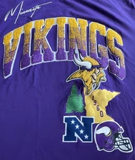 Minnesota Vikings Pro Standard Hometown Collection Mens T-Shirt 2XL Felt Patches