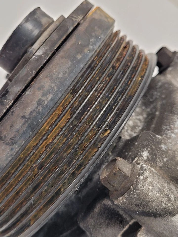 1997-2006 FORD MUSTANG AC Compressor 3V F6LZ19703AA  - Image 3 of 4