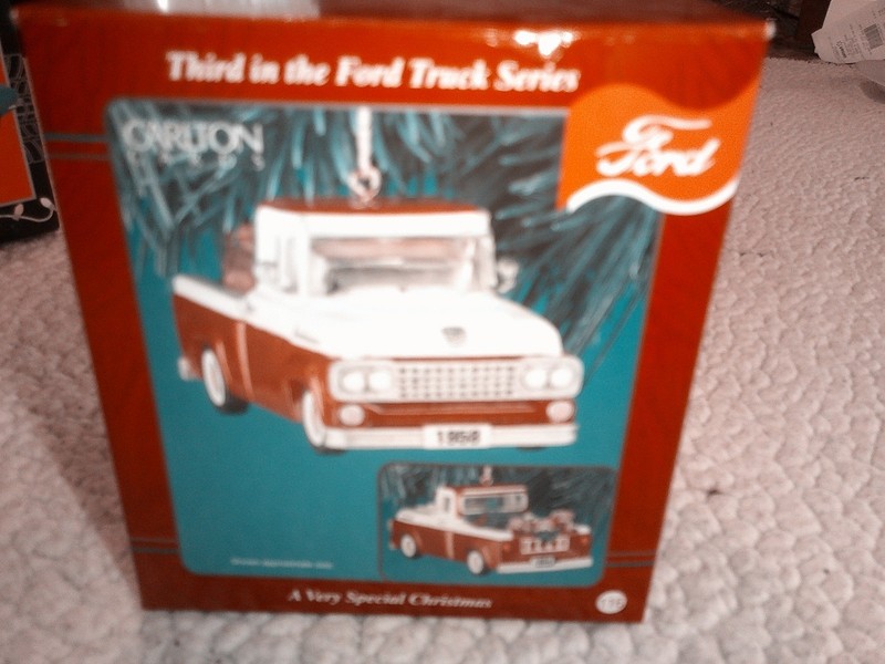 Carlton Heirloom A Very Special Christmas 1958 Ford Truck #116 Ornament N2