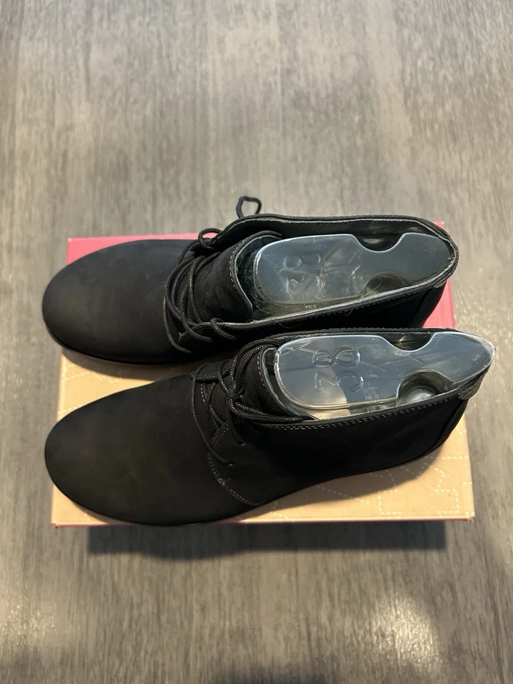 Botas de cuña Dansko Joy Chukka de cuero con cordones al tobillo negras talla 38 (US 7.5) Foto 3 de 4