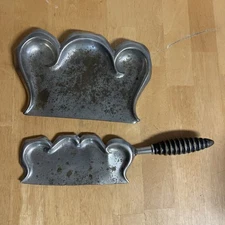 VTG Silent Butler Set of 2 Crumb Duster Rusty Crusty Farm House Imperfect