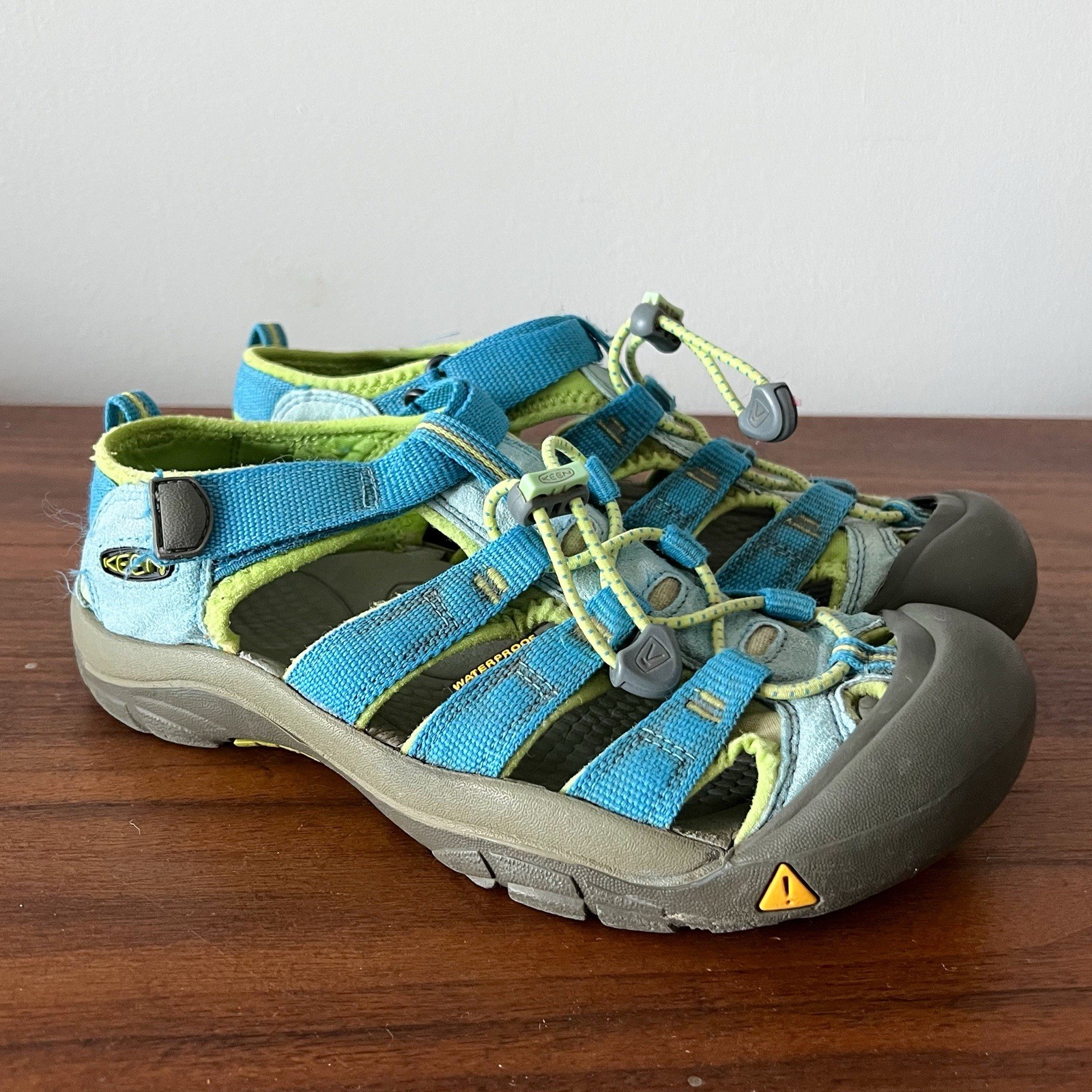 Keen Sandals Womens Size 6 Blue Whisper Water Hiking Sports Closed Toe