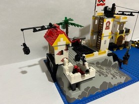 Vintage Lego Pirates Imperial Trading Post 6277 Complete Read
