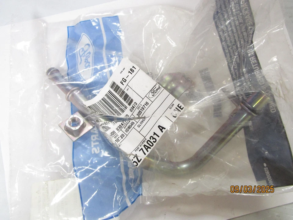 Genuine Ford OEM 6E5Z-7A031-A Outlet Tube Foto 2 de 4