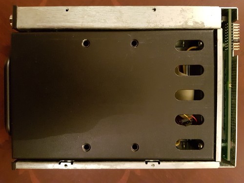 Glyph Trip - R34G04D01R12 - Rack SCSI 4 baies - configuré pour lecteurs HD et CD/DVD - Photo 11/18