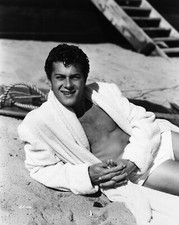 TONY CURTIS SEXY BARECHESTED  8X10 PHOTO #Z6221