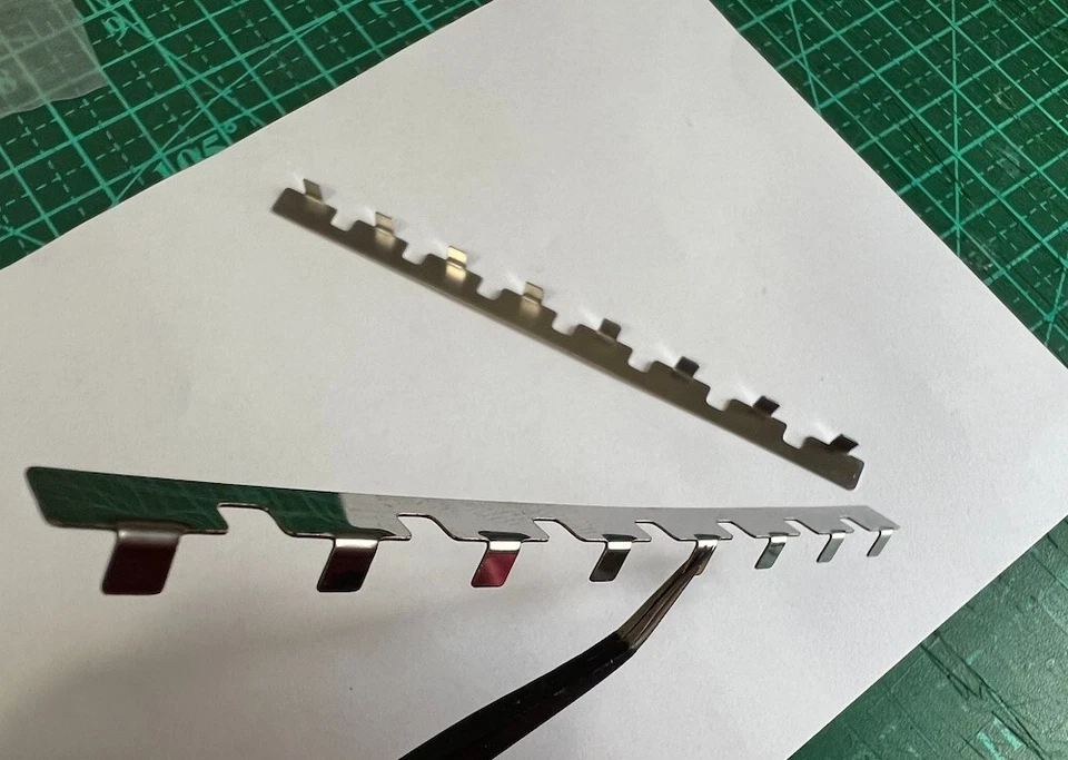 Minichamps 1/35 Suspension Retainers(x2 Pairs) for Panther G/Jagdpanther models - Image 3 of 4