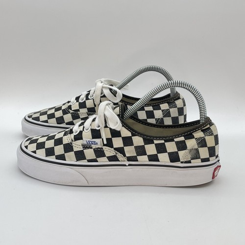 vans era checkered