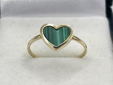 9ct Gold Hallmarked Malachite Heart Ring. Goldmine Jewellers.