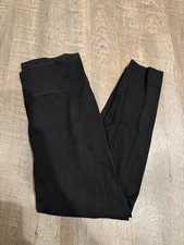 Black pocket leggings. Size large