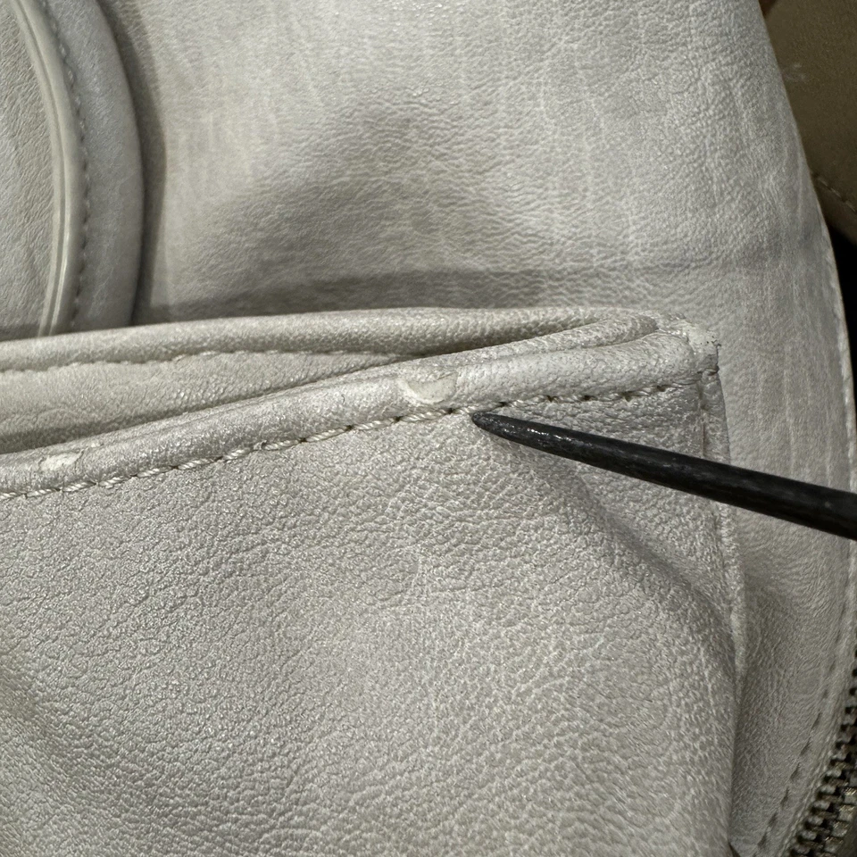 Sasha + Sofi Cartera de Transporte Oculta Bolso de Hombro Grande Crema Bolso 13 x 16” LEER Foto 2 de 4