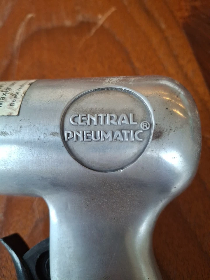 Martillo neumático central 90 psi modelo 47868 Foto 4 de 4