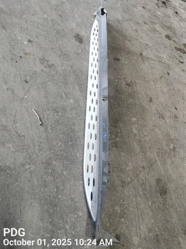 LEFT RUNNING BOARD 1666900075 2014 MERCEDES-BENZ GL550 Foto 3 de 4