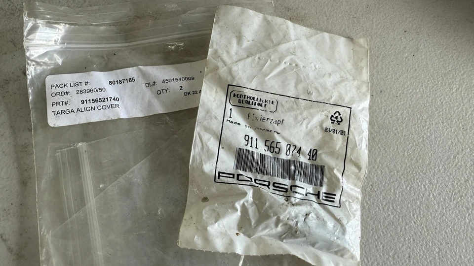 Оригинальная защелка сверху для Porsche 911 SC Targa — 911.565.031.41 и штифты выравнивания - Изображение 4 из 4