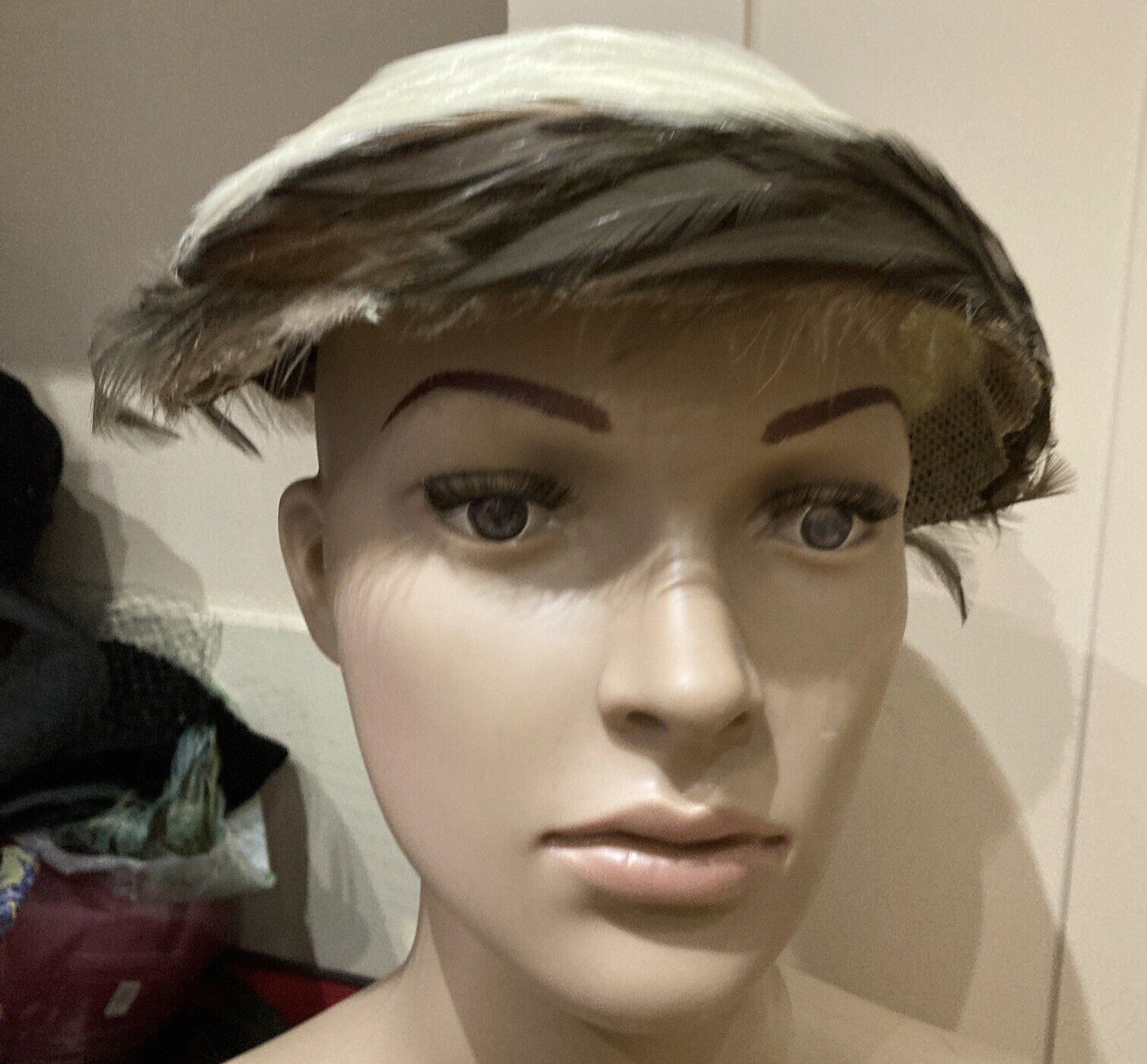 Vintage 1950s Cream/Brown Feather Hat/Part of Hat? 10