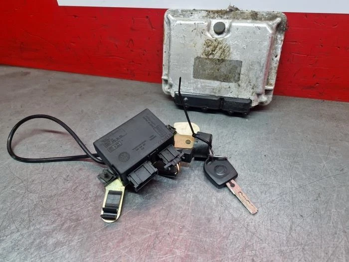 Centralina motore Seat Inca 9KS 038906013AN P22713651 - Immagine 2 di 4