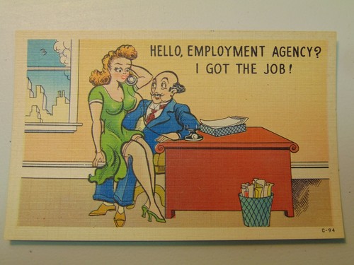 D1434 Postcard Comic Hot new secretary earned the job bosses lap sexist - 第 1/2 張圖片