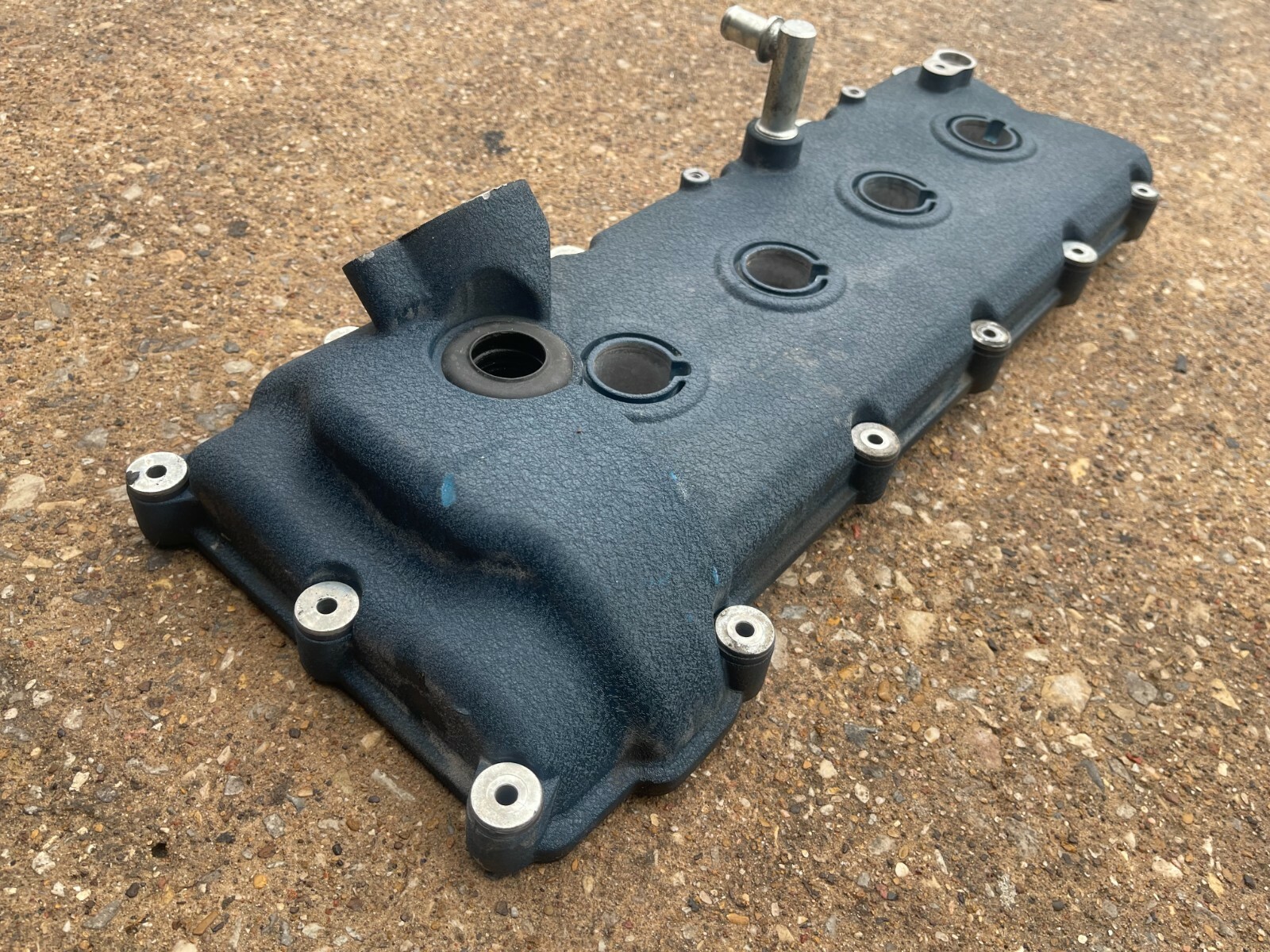 2007 Maserati Quattroporte 4.2L V8 ENGINE VALVE COVER LEFT DRIVER SIDE OEM