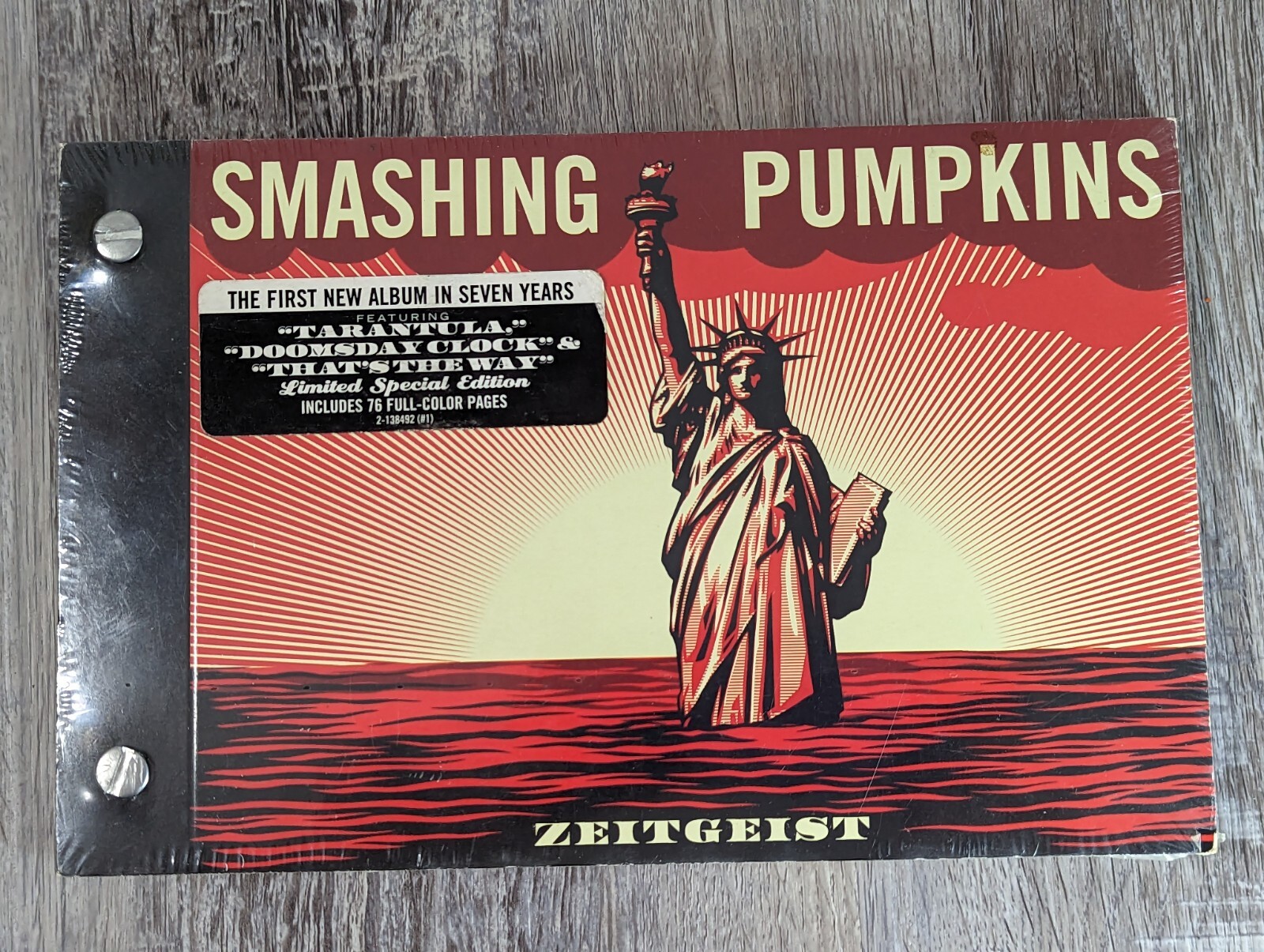 Smashing Pumpkins Zeitgeist BOOK 76P/CD Special Limited Edition BRAND