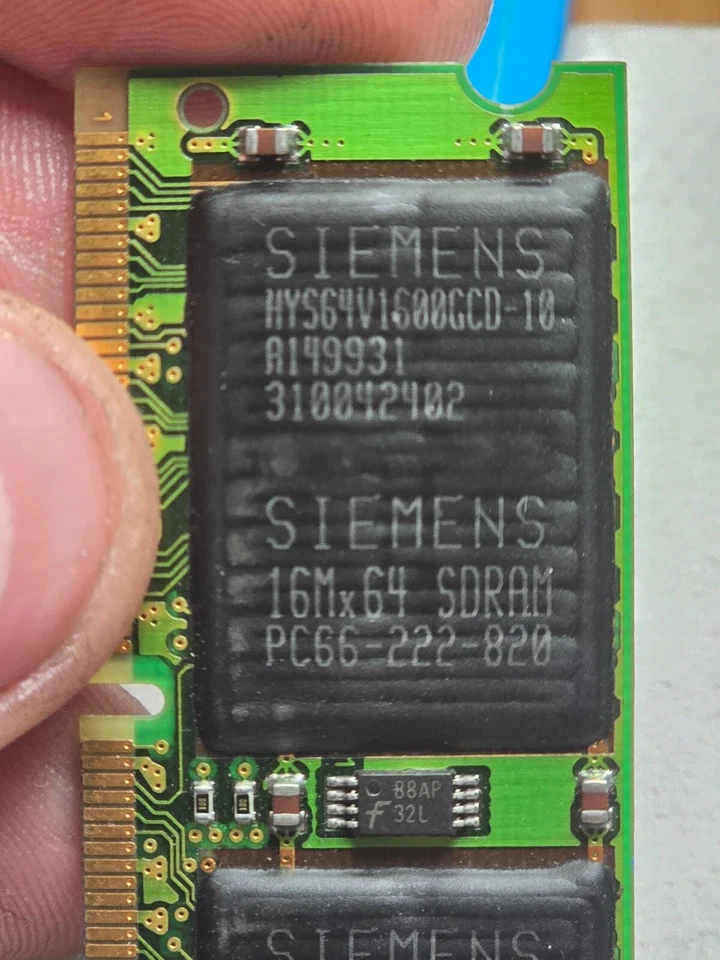 Siemens 128MB SDRAM SO-DIMM (HYS64V1600GCD-10) PC66, Tested & Working - Image 2 of 2