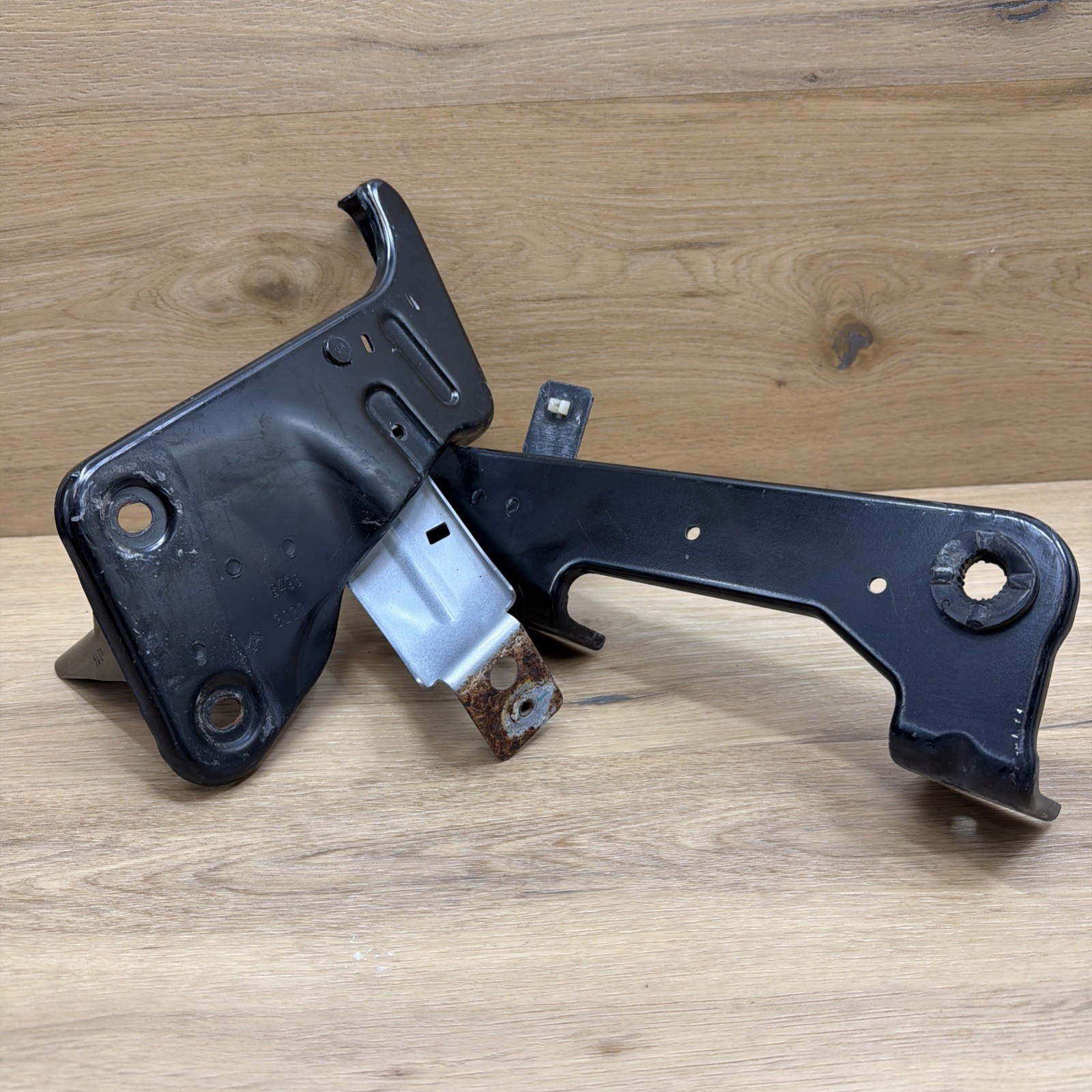 🟢2014-21 OEM Maserati Ghibli M157 3.0L Front Left Intercooler Bracket Holder🟢