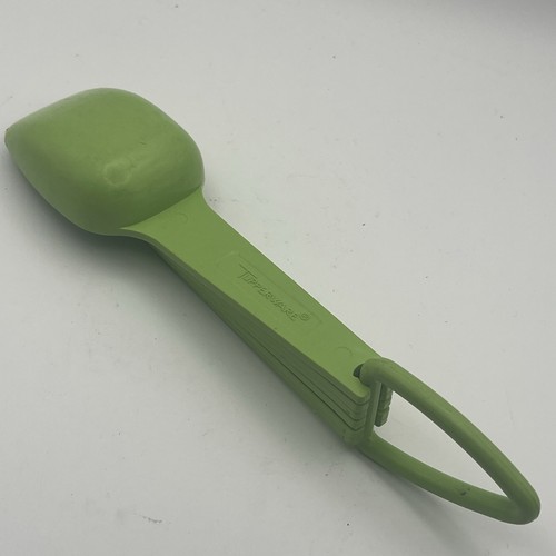 Tupperware Vintage Mela Verde Plastica Cucchiai Set Completo 7 Pezzi con Anello - Foto 3 di 5