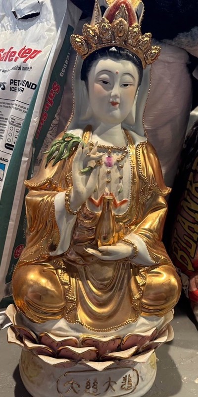Buddhist Guanyin/Kwan Yin Statue Gold Robe Seated on Lotus Base