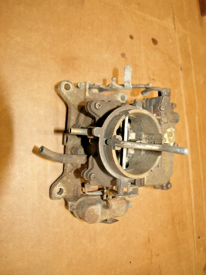 Carburador Holley r3234A 2 barriles AMC 1966 1967 Rambler Jeep 327 V-8 Foto 2 de 4