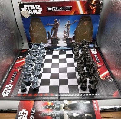 Star Wars Chess Set 2014 Disney Hasbro Used-100% COMPLETE
