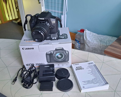 Nur 1600 Auslösungen - Canon EOS 2000D DSLR-Kamera 24,1 MP 18-55mm IS II 