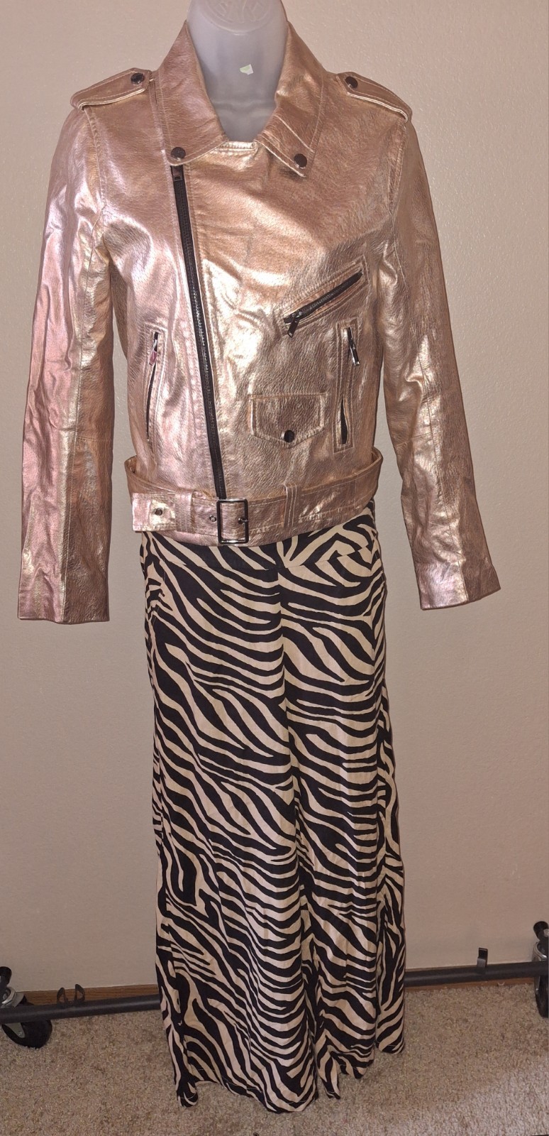 Zara Women's Rose Gold Metallic Leather Motorcycle Jacket Size M Full Zip EUC