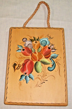 NORWEGIAN ROSEMALING 7 INCH BY 10 INCH WOOD WALL PLAQUE