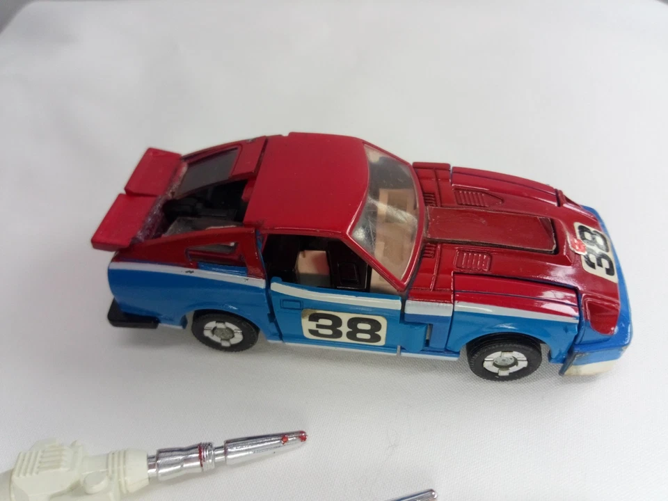G1 Transformers SMOKESCREEN Near Complete needs windows - Image 4 of 4