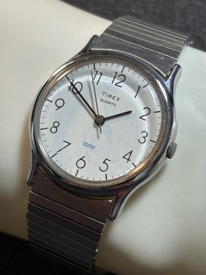 Vintage Timex Electric Men\'s Silver-Tone Wristwatch Roman Dial Expansion Band Vintage Timex Electric Analog Wristwatch Expansion Band  main image 4