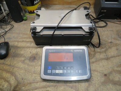 SARTORIUS SIGNUM 2 SCALE ( MISSING TOP )