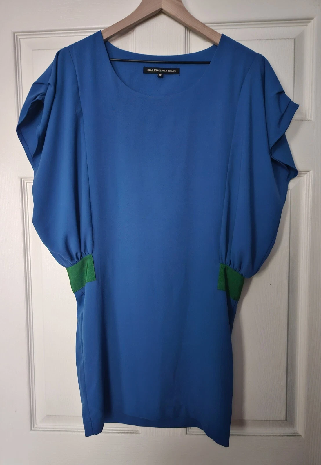 Abito blu seta Balenciaga in perfette condizioni taglia 36 (0 2 US)