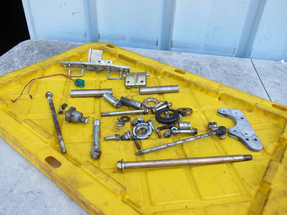 2007 Hyosung GT250R Comet OEM HARDWARE - Image 2 of 4