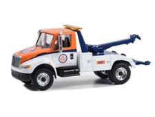 International Durastar 4400 Tow Truck - Gulf Oil 1:64 Model - Greenlight 30471