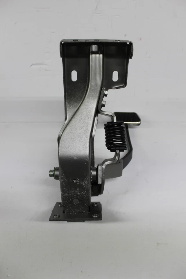 REBUILT 1970 1971 FORD TORINO MERCURY CYCLONE CLUTCH AND BRAKE PEDAL ASSEMBLY - Image 4 of 4