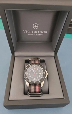 Victorinox Swiss Army Maverick Sport Herrenuhr - Bild 1 von 4