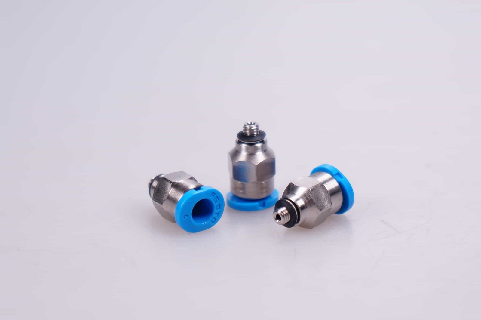 1 Piece FESTO QSM-M3-4 153303 Plug Connector NEW